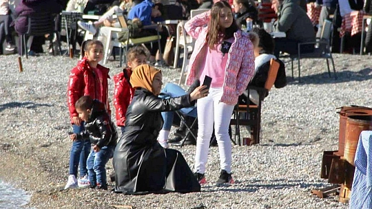 Bodrum'da güneşi gören sahile koştu