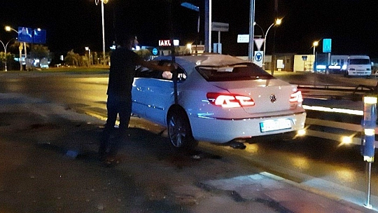 Bodrum'da kavşağa hızlı giren otomobil taklalar attı: 4 yaralı