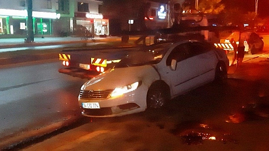 Bodrum'da kavşağa hızlı giren otomobil taklalar attı: 4 yaralı