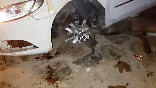 Bodrum'da kavşağa hızlı giren otomobil taklalar attı: 4 yaralı