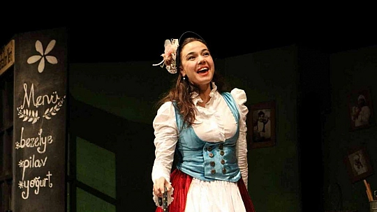 Bodrum'da öğrencilere tiyatro etkinliği sürüyor