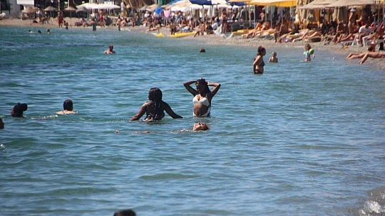 Bodrum sahillerinde hafta sonu yoğunluğu