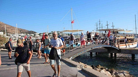 Bodrum sahillerinde yoğunluk sürüyor