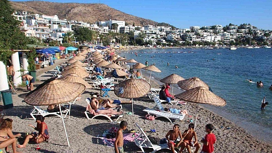 Bodrum sahillerinde yoğunluk sürüyor