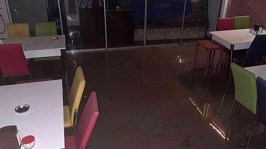 Bodrum'u dolu vurdu evleri, iş yerlerini su bastı