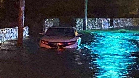 Bodrum'u dolu vurdu evleri, iş yerlerini su bastı