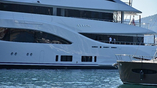 Bu yatın haftalık kirası 10 katlı apartman parası