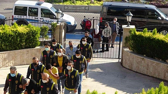 Canan Karatay'ı dolandıran şebeke üyeleri tutuklandı