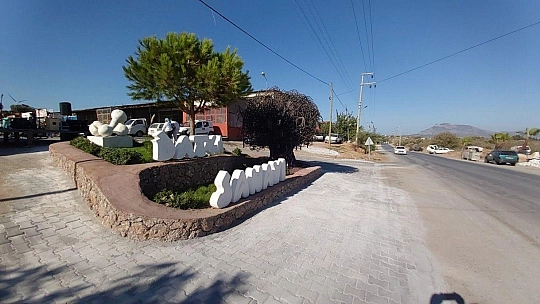 CHP'li başkanın ertelediği heykelin açılışı gerçekleştirildi