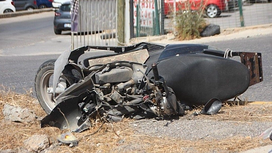 Ciple çarpışan motosiklet sürücüsü hayatını kaybetti