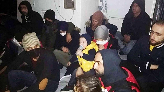 Datça'da 23 düzensiz göçmen kurtarıldı