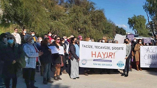 Datça'da kadın platformu üyelerinden adliye önünde basın açıklaması