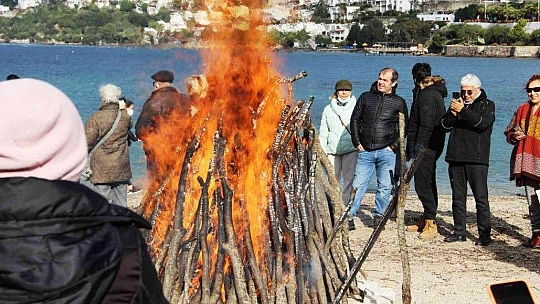 Dev ateş yakıldı, halaylar çekildi, 'Nartugan' Bodrum'da kutlandı