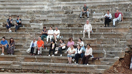 ÇOK SESLİ MÜZİK KORUSU BÜYÜK ALKIŞ TOPLADI