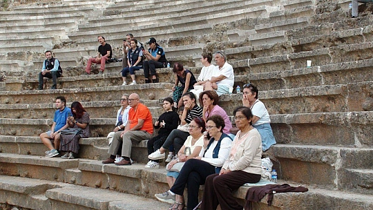 ÇOK SESLİ MÜZİK KORUSU BÜYÜK ALKIŞ TOPLADI