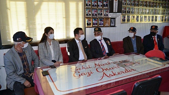 Kaymakam Fırat'tan, gaziler derneğine ziyaret