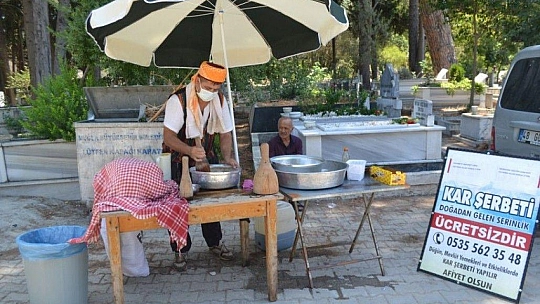 Arefe Günü mezar ziyaretleri unutulmadı