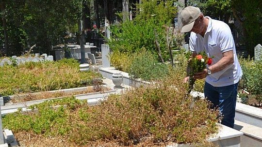 Arefe Günü mezar ziyaretleri unutulmadı