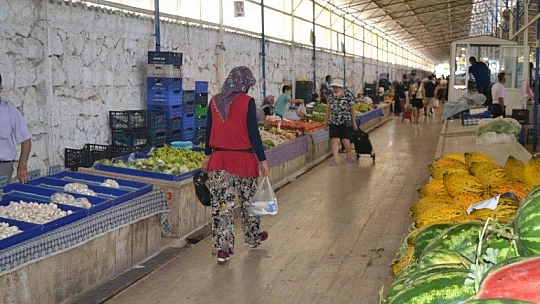 Bayram öncesi son pazar boş kaldı