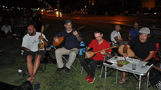 Türkü Dostları Sahil Bandı'nı Coşturdu