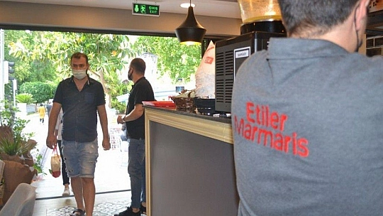 İstanbul'un meşhur efsane ıslak hamburgeri Fethiye'de!