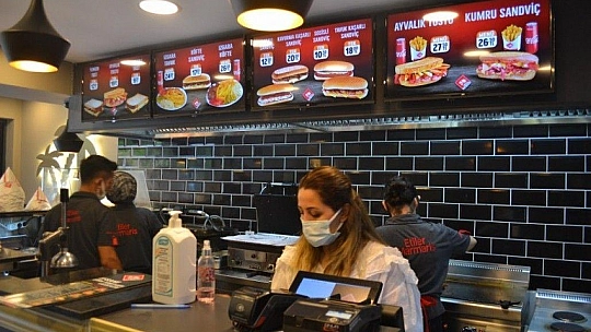 İstanbul'un meşhur efsane ıslak hamburgeri Fethiye'de!