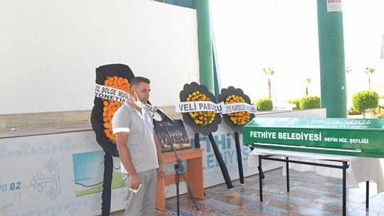 Koro Şefi, Eczacı Akan dualarla son yolculuğuna uğurladı