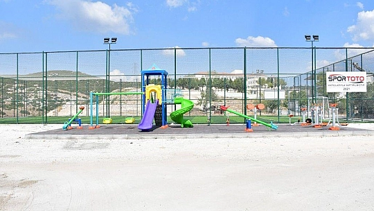 Yatağan Belediyesi'nden 16 noktada çocuk oyun grubu