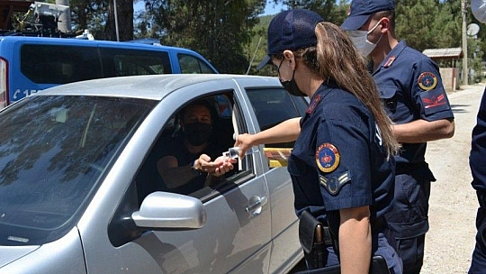 Jandarmadan Bayram Çikolatası