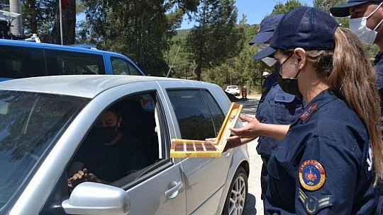Jandarmadan Bayram Çikolatası