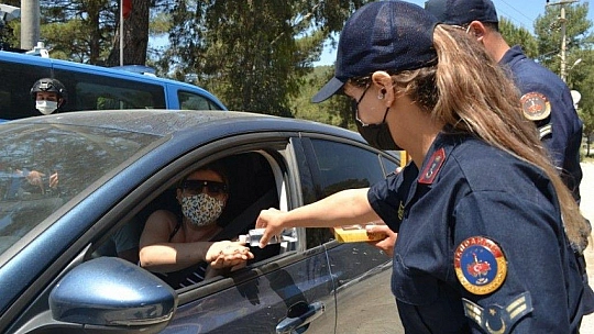 Jandarmadan Bayram Çikolatası