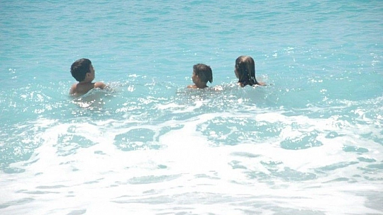 Kısıtlamanın ardından, yerli vatandaşlarda denize kavuştu