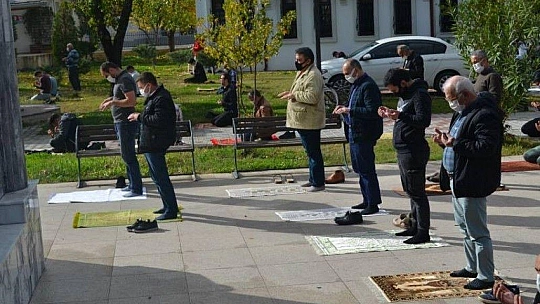 Fethiye Camilerinde de yağmur duası yapıldı