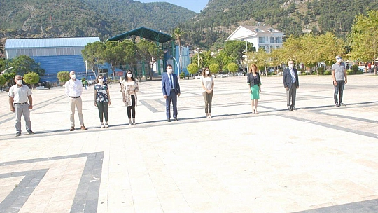 Çevre Haftası dolayısıyla çelenk töreni düzenlendi