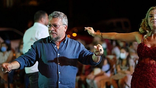 Begüm ile Mert çiftinin kına merasimi düzenlendi