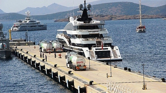 Dünyanın en iyi yatlarından 'Dar'a 1 milyon liralık yakıt