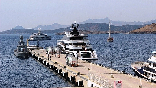 Dünyanın en iyi yatlarından 'Dar'a 1 milyon liralık yakıt