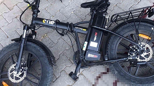 ELEKTRİKLİ BİSİKLETTEN DÜŞEN GENÇ KIZ HASTANEDE HAYATINI KAYBETTİ