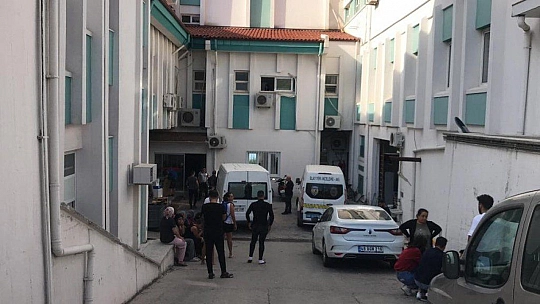 ELEKTRİKLİ BİSİKLETTEN DÜŞEN GENÇ KIZ HASTANEDE HAYATINI KAYBETTİ