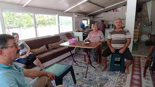 Evinin yanmadığına sevinemedi