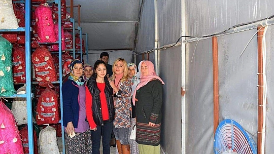 Kadın Çiftçiler İstiridye Mantarını Yerinde İnceledi