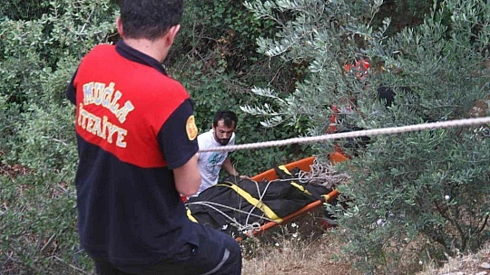 Fethiye'de uçuruma devrilen traktörün sürücüsü öldü
