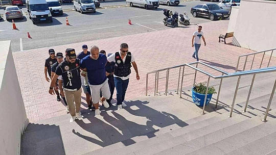 FİLM GİBİ UYUŞTURUCU OPERASYONUNDA 4 TUTUKLAMA