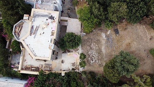 Firari Can Dündar'ın eşi hakkında yakalama kararı