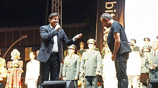 Haluk Levent ve Kızılordu Korosu, Fethiye'de Cumhuriyet marşlarını seslendirdi