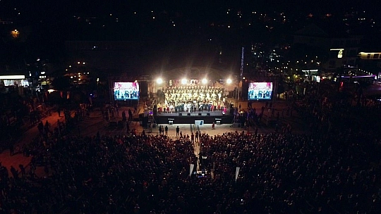 Haluk Levent ve Kızılordu Korosu, Fethiye'de Cumhuriyet marşlarını seslendirdi