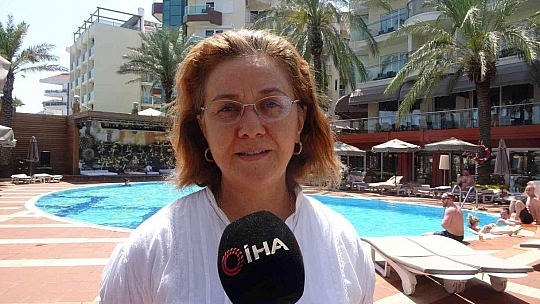 Havalar ısındı, tatilciler denizde serinledi