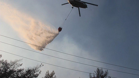 İçmeler yolunda alevler yolu kapattı