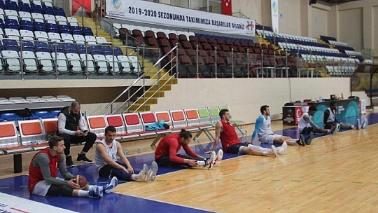 Beşiktaş taraftarlarından atkı kampanyasına destek 