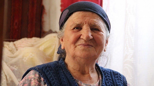 Üzümlü Dastarını FRT TV mikrofonlarına anlattı